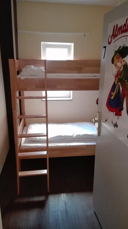 Alm Hostel Hamburg Room photo